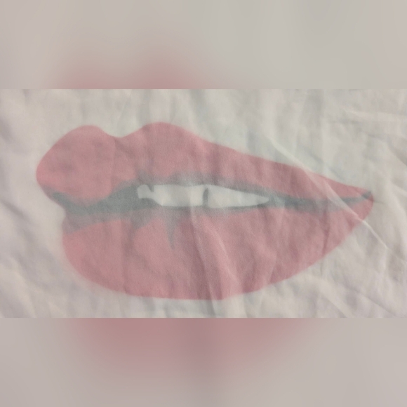 Zara White Tee with Pink Lip Design - Picture 3 of 5